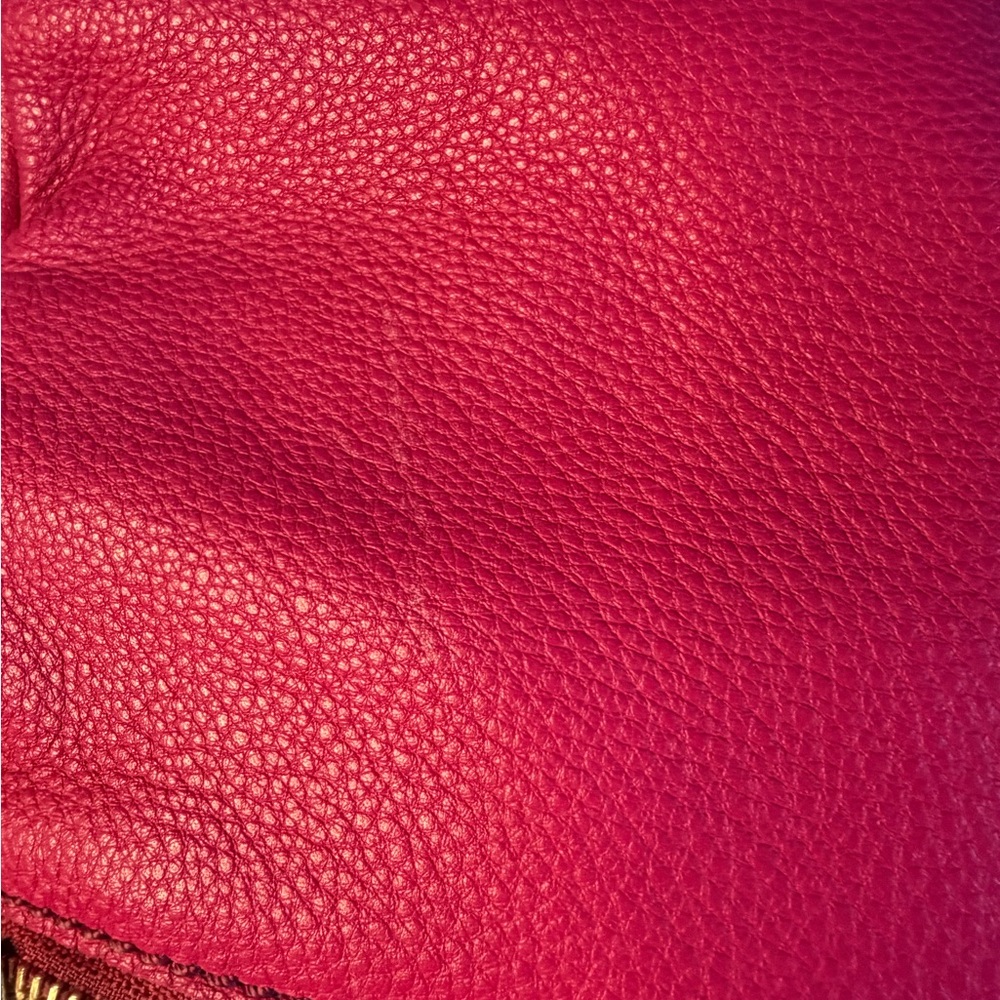 Vibrant Fossil magenta Leather crossbody and top handle bag. Med, adjustable - Picture 11 of 16